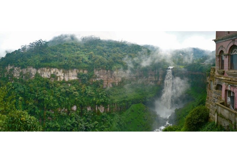 Located opposite the waterfall and on the edge of the cliff, it provided a fantastic view for its guests.